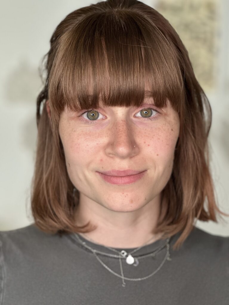 Sarah mit abgeheilten Fake Freckles